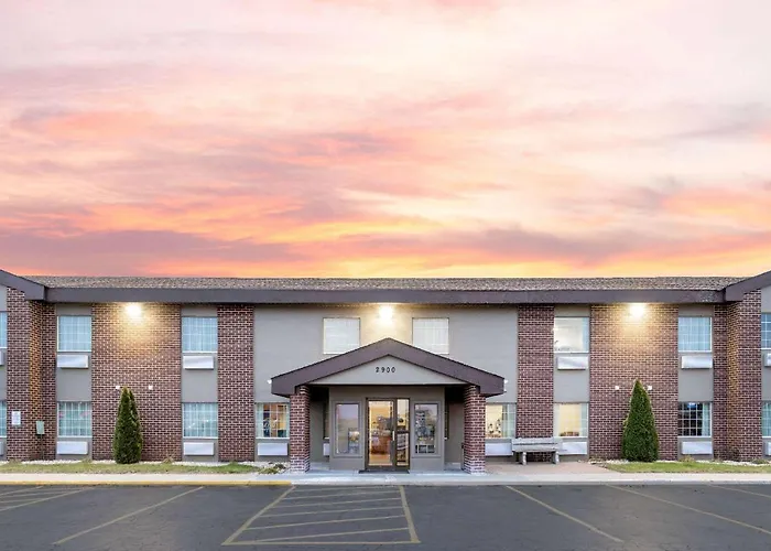 Baymont By Wyndham Beloit