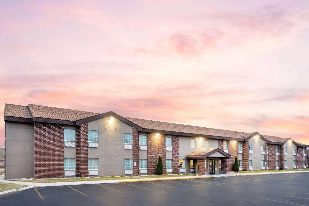 Baymont By Wyndham Hotel