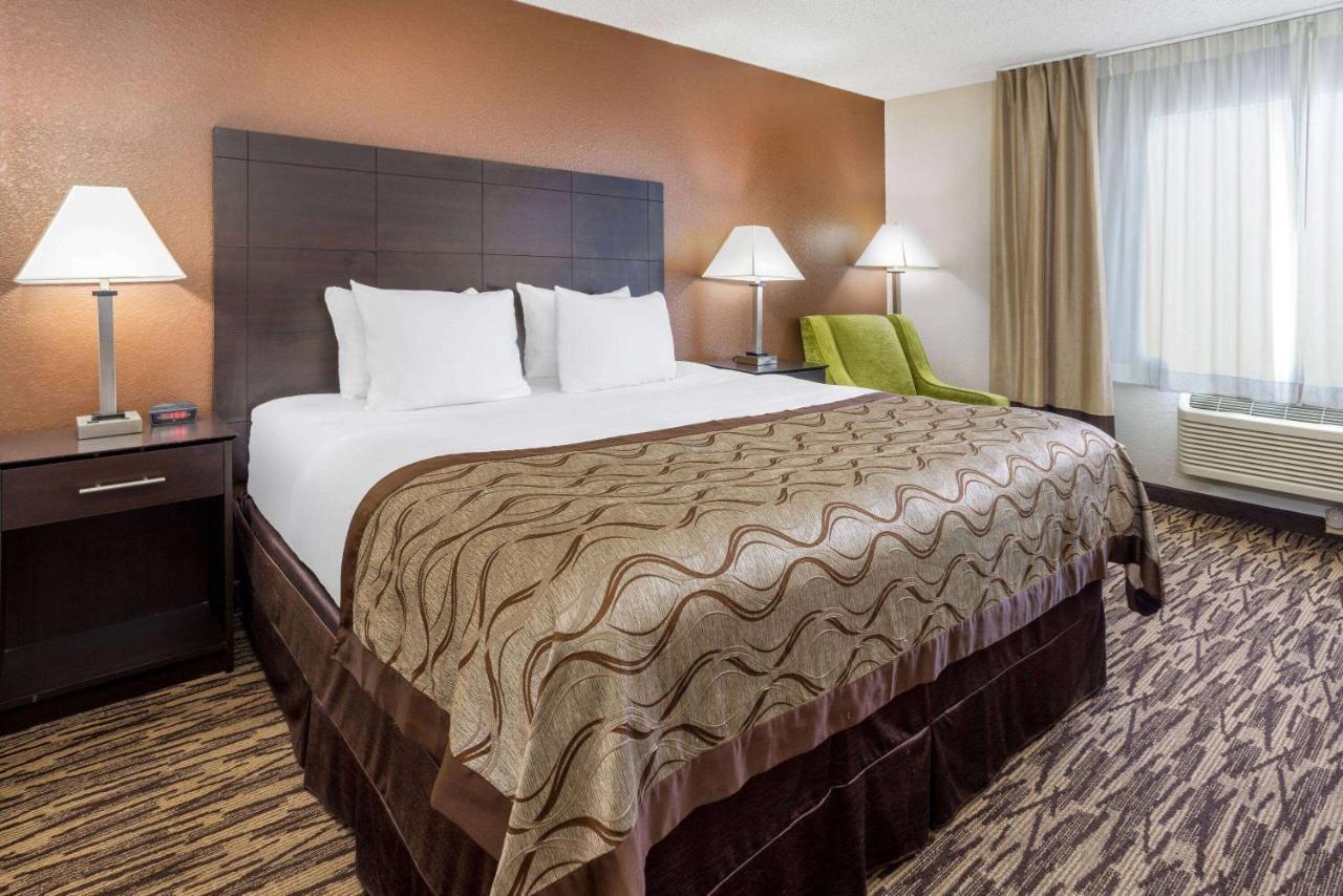 Baymont By Wyndham Hotel